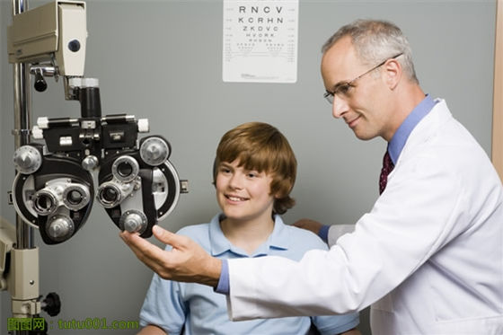 蘭州眼科專家:配個眼鏡有必要醫(yī)學驗光嗎?