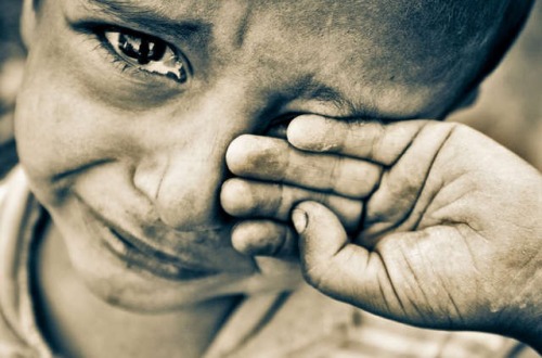 寶寶為什么愛哭？慢慢可要注意