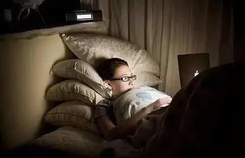 手機(jī)智能讓近視人群越來(lái)越多