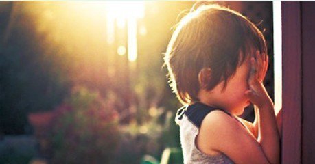 孩子有斜視常常被其他小孩欺負(fù)、起外號(hào)