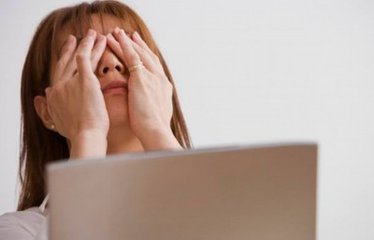 電腦顯示器你會擺放嗎？你的同事是否在用它輻射你？