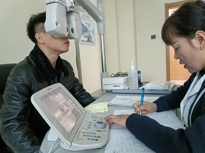 300度近視拖到900度近視，近視手術(shù)是什么感受？