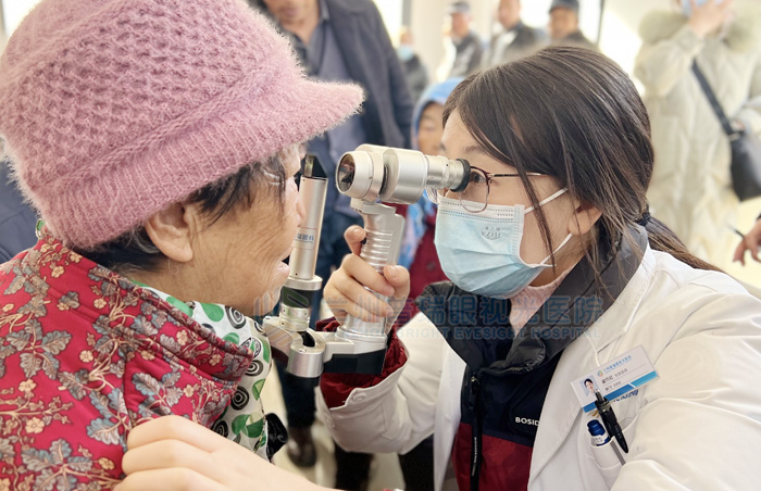 蘭州普瑞眼視光醫(yī)院“迎新春，送溫暖”慰問貧困群眾公益